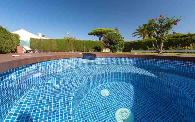 Rehabilitación de piscinas: cómo evitar fugas y problemas estructurales